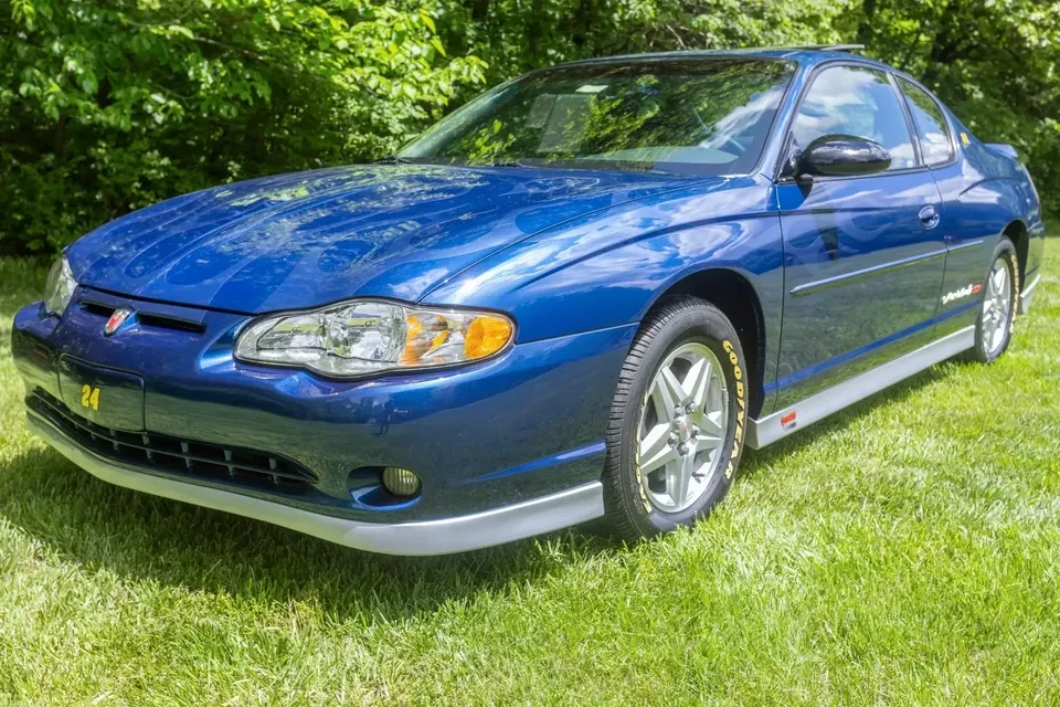 2003 Chevrolet Monte Carlo 6th Gen - Image 2 of 6