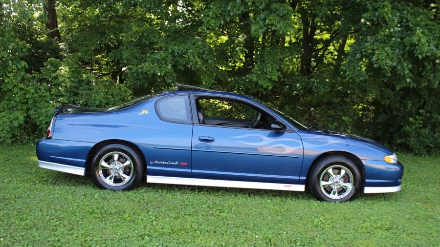 2003 Chevrolet Monte Carlo 6th Gen - Image 2 of 11