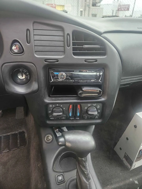 2003 Chevrolet Monte Carlo 6th Gen - Image 7 of 11
