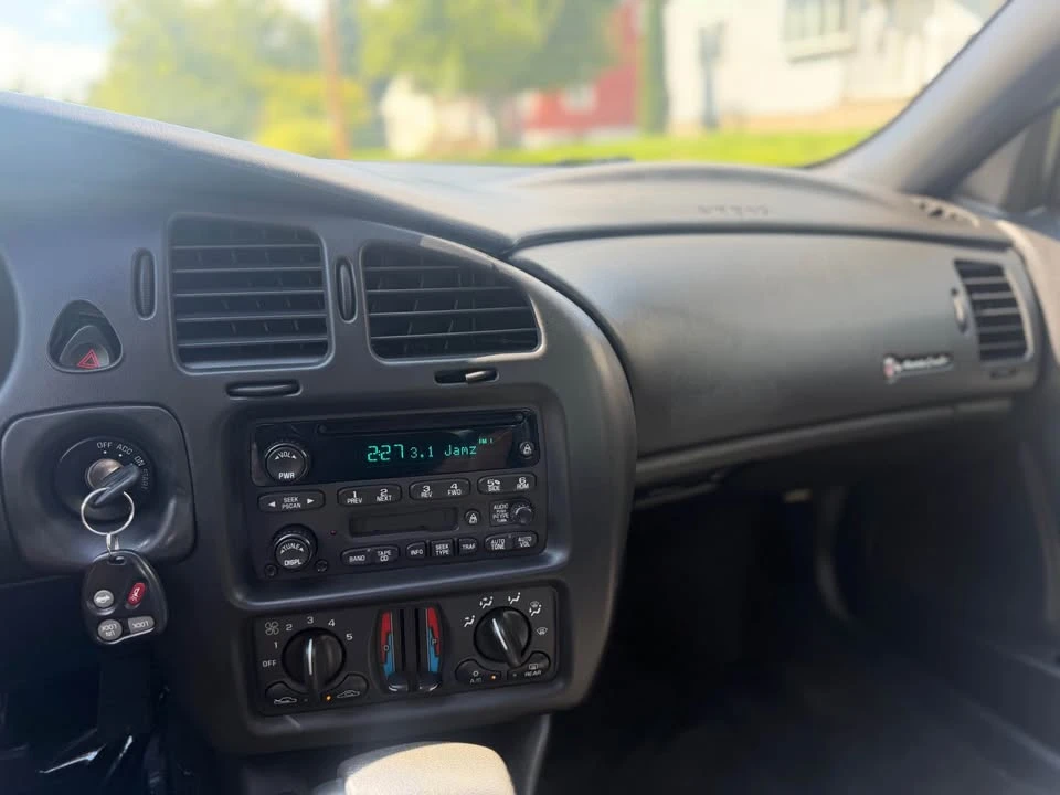 2003 Chevrolet Monte Carlo 6th Gen - Image 12 of 13