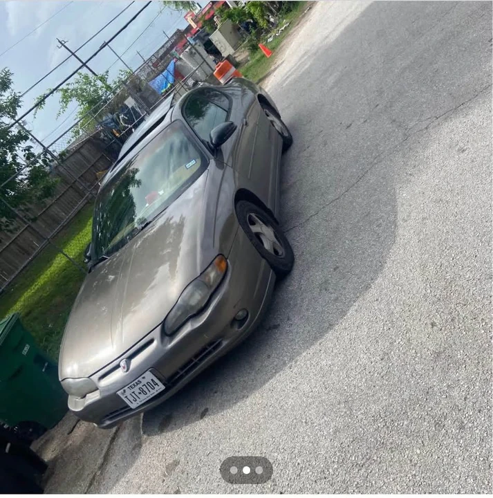 2003 Chevrolet Monte Carlo 6th Gen - Image 2 of 10