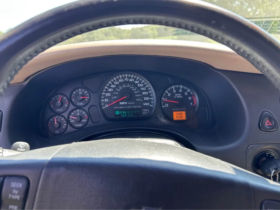 2003 Chevrolet Monte Carlo 6th Gen - Image 10 of 16