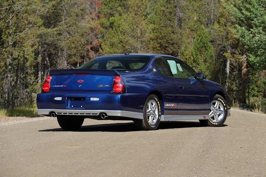 2003 Chevrolet Monte Carlo 6th Gen - Image 3 of 30