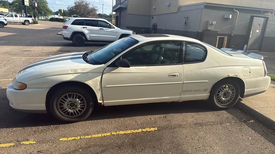 2003 Chevrolet Monte Carlo 6th Gen - Image 3 of 4