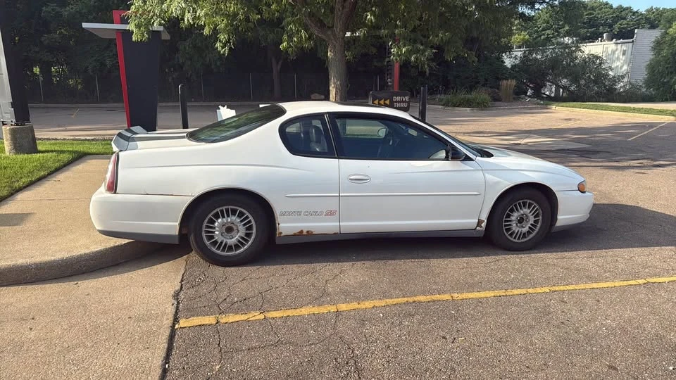 2003 Chevrolet Monte Carlo 6th Gen - Image 4 of 4