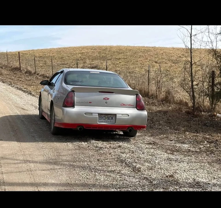 2003 Chevrolet Monte Carlo 6th Gen - Image 2 of 9