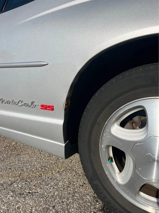 2003 Chevrolet Monte Carlo 6th Gen - Image 9 of 10