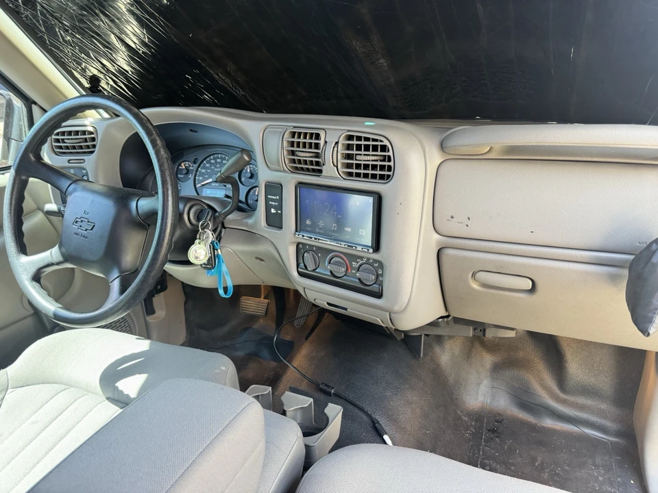 2003 Chevrolet S-10 - Image 8 of 9