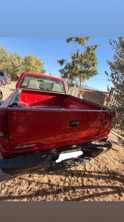 2003 Chevrolet S-10 - Image 2 of 20