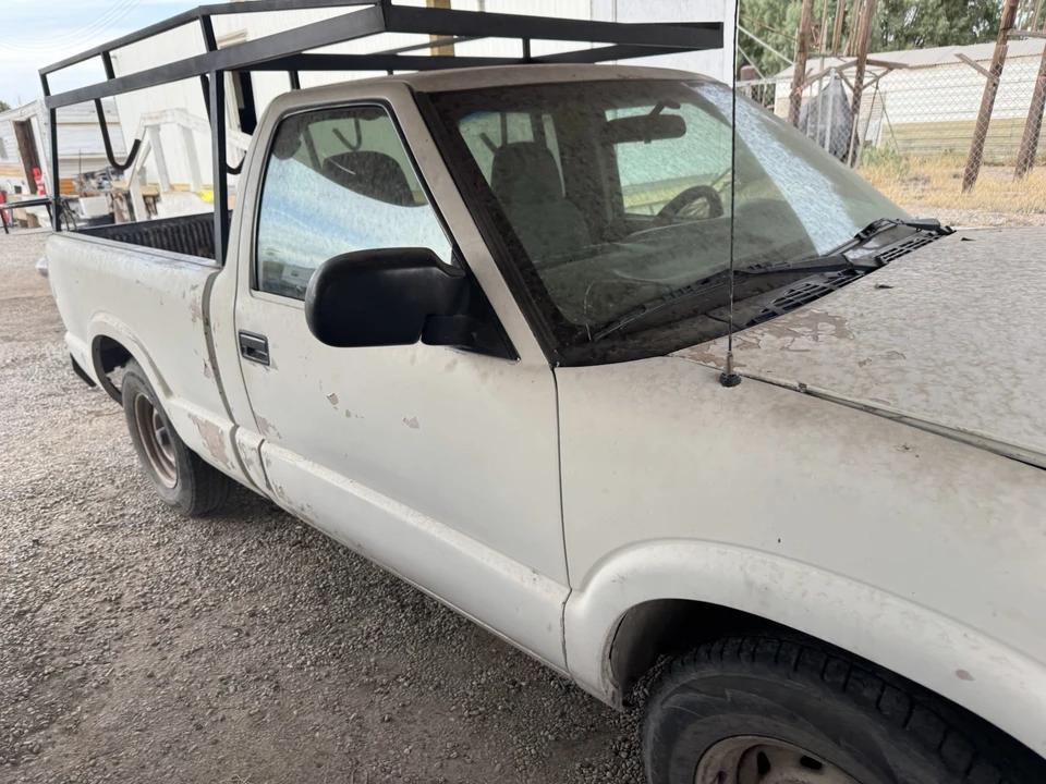 2003 Chevrolet S-10 - Image 4 of 11