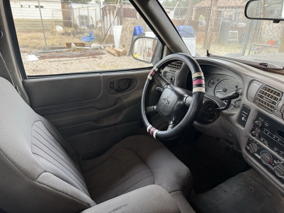 2003 Chevrolet S-10 - Image 8 of 11