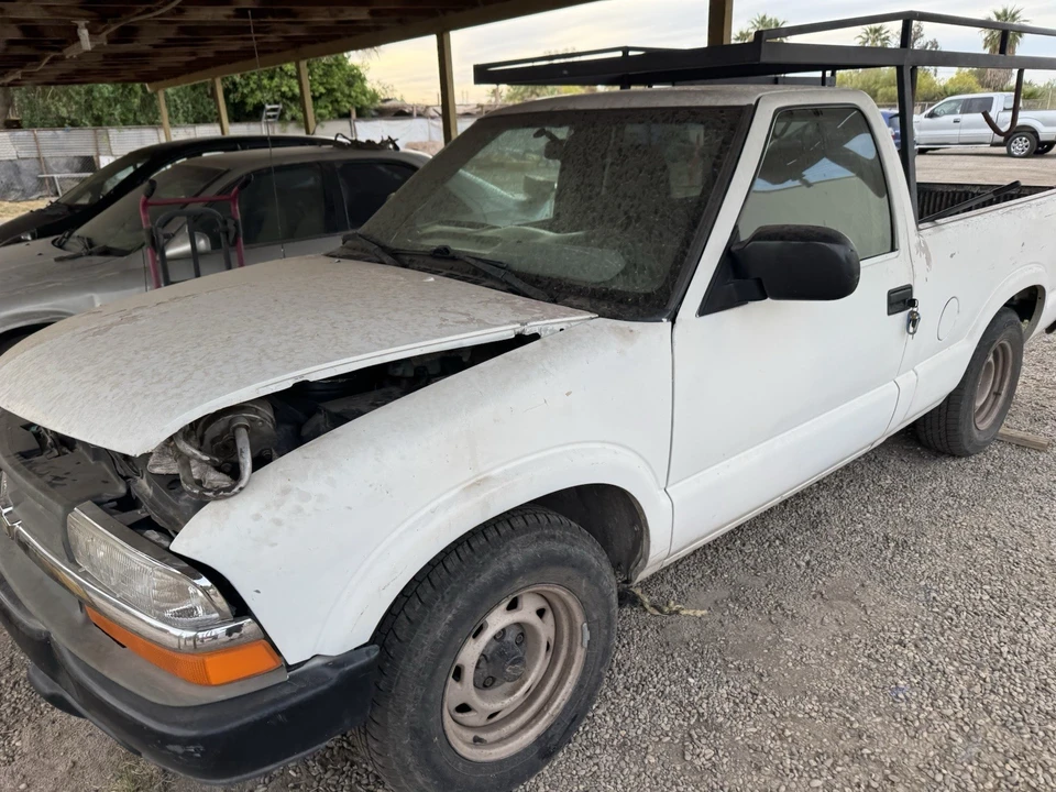 2003 Chevrolet S-10 - Image 2 of 11