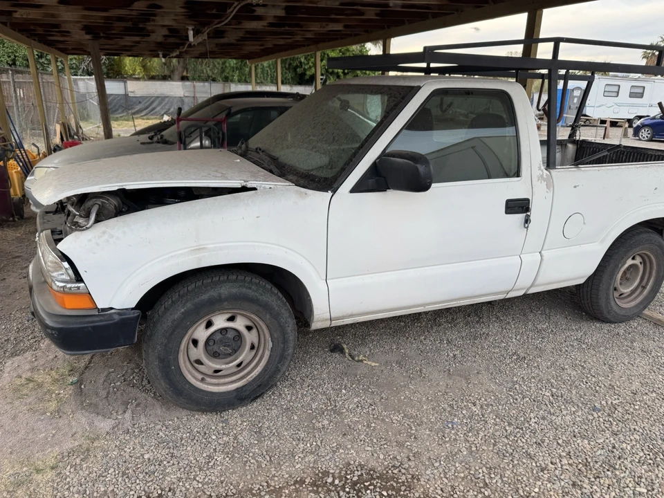 2003 Chevrolet S-10 - Image 3 of 11