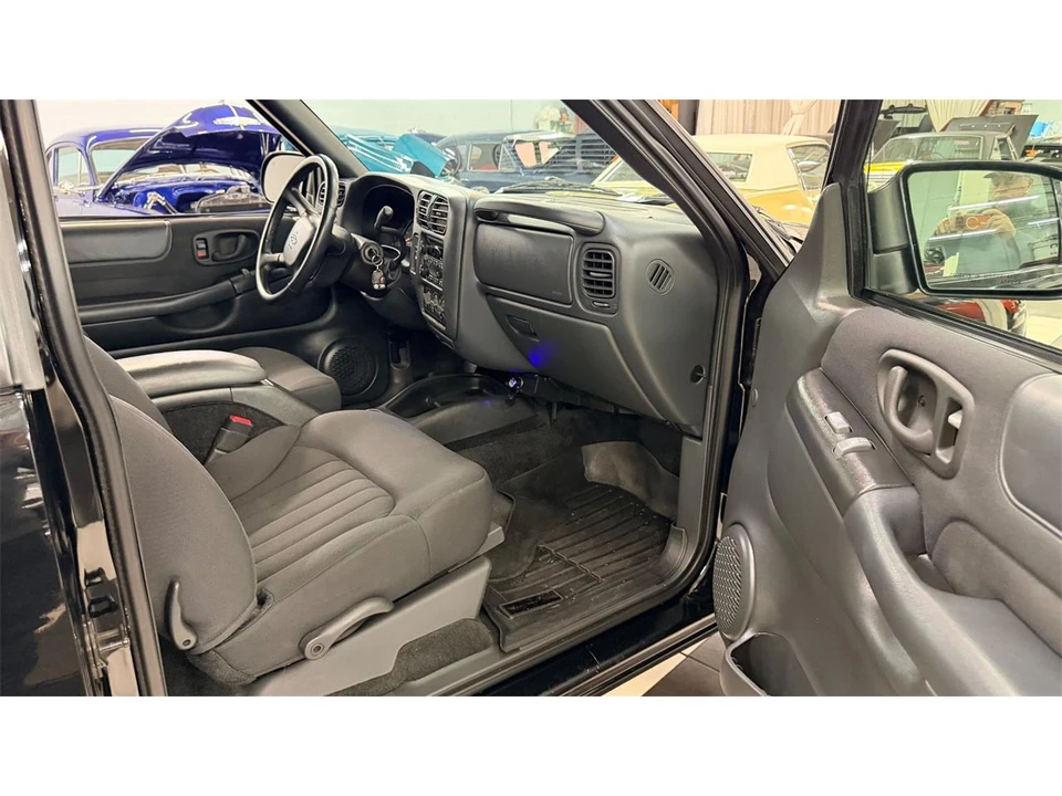 2003 Chevrolet Silverado 1st Gen - Image 14 of 28