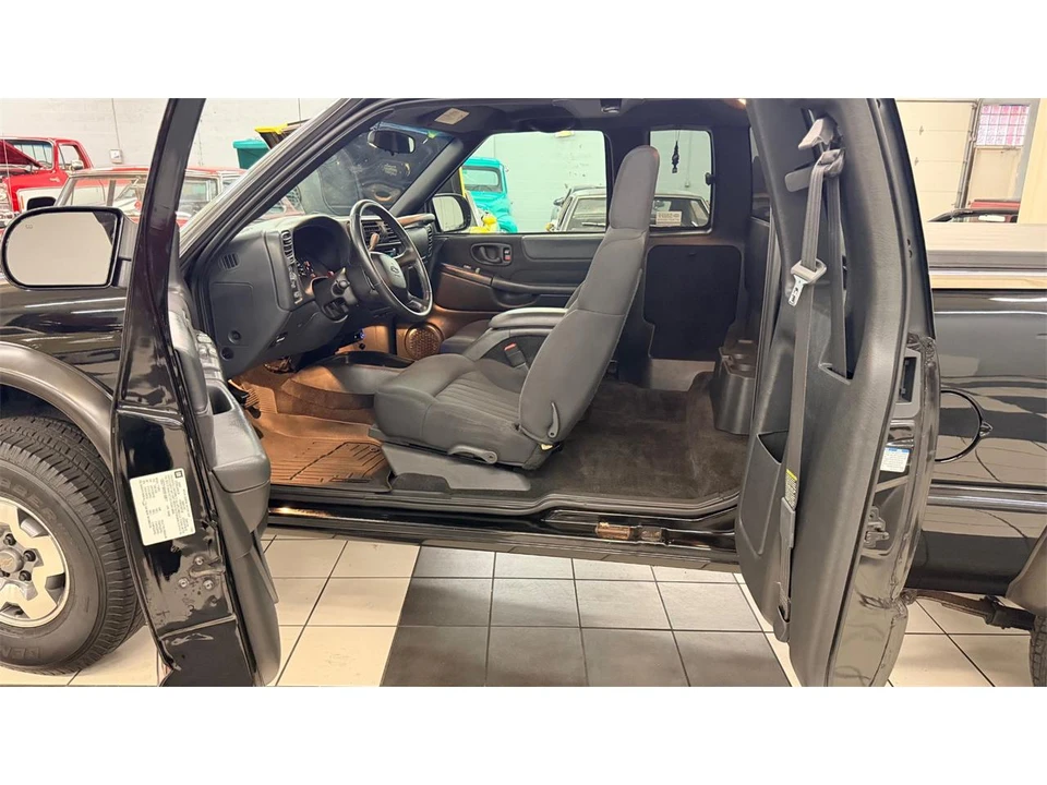 2003 Chevrolet Silverado 1st Gen - Image 28 of 28