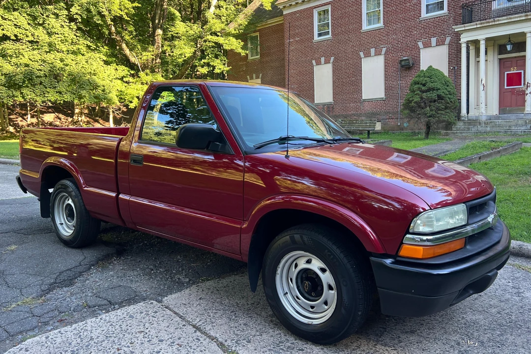 2003 Chevrolet S-10 Blazer 2nd Gen - Image 2 of 30