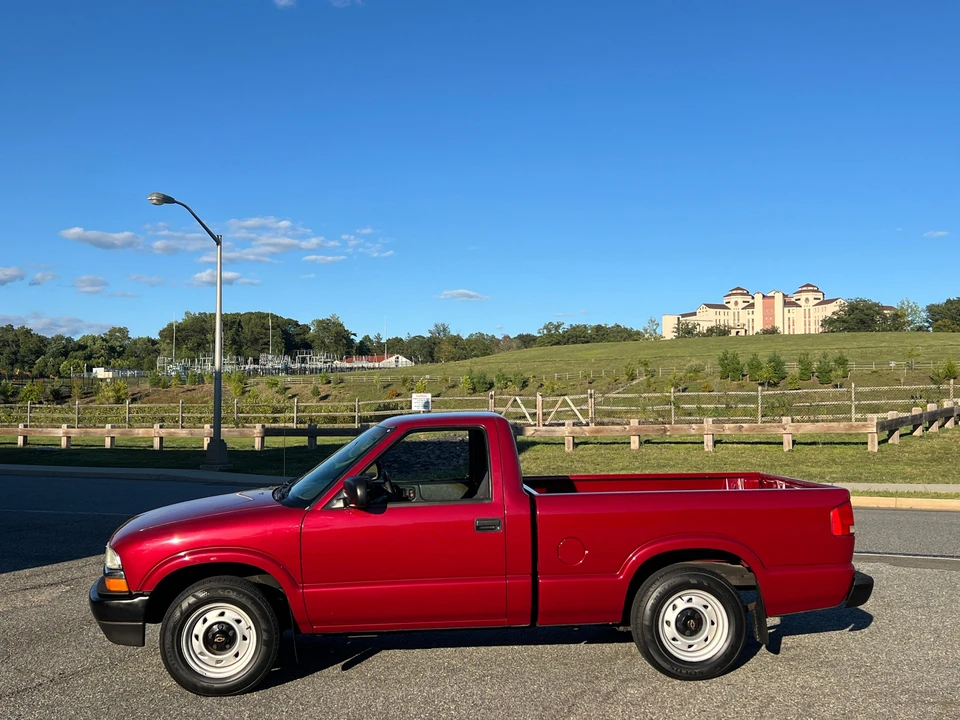 2003 Chevrolet S-10 Blazer 2nd Gen - Image 11 of 30