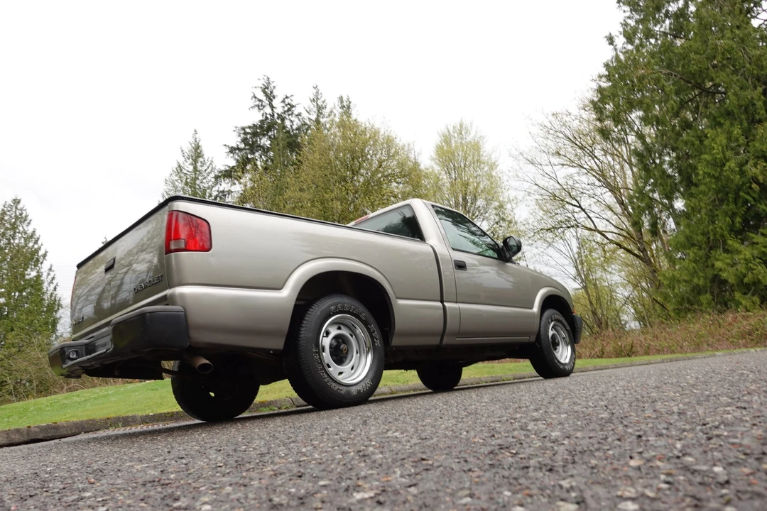 2003 Chevrolet S-10 - Image 17 of 31