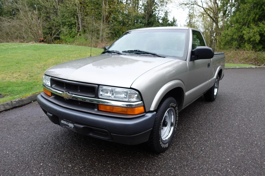 2003 Chevrolet S-10 - Image 2 of 31