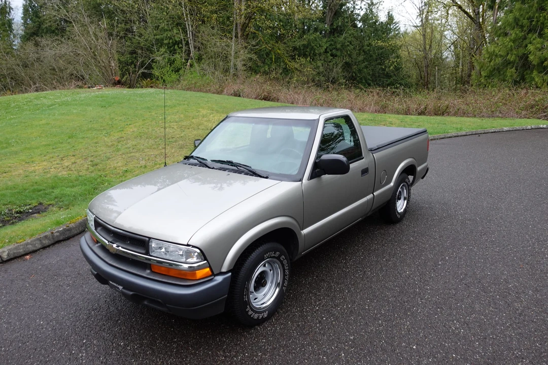2003 Chevrolet S-10 - Image 3 of 31