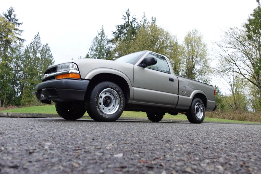 2003 Chevrolet S-10 - Image 5 of 31