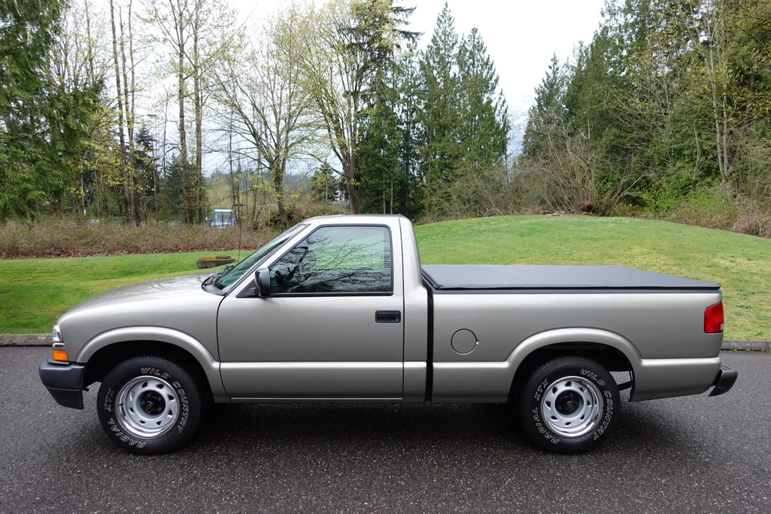 2003 Chevrolet S-10 - Image 6 of 31