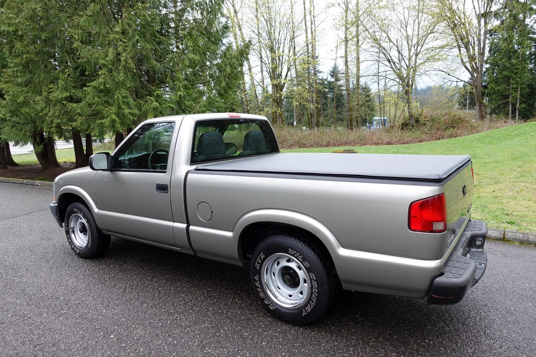 2003 Chevrolet S-10 - Image 9 of 31