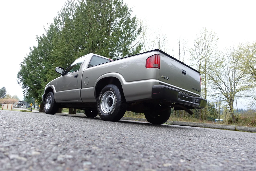 2003 Chevrolet S-10 - Image 7 of 31