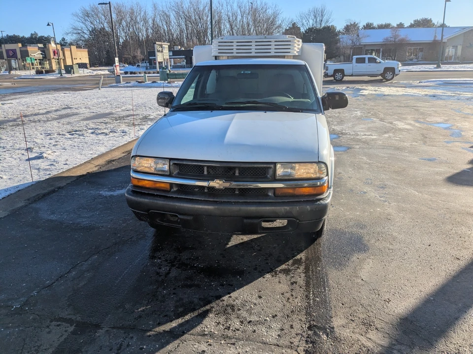 2003 Chevrolet S-10 - Image 2 of 10