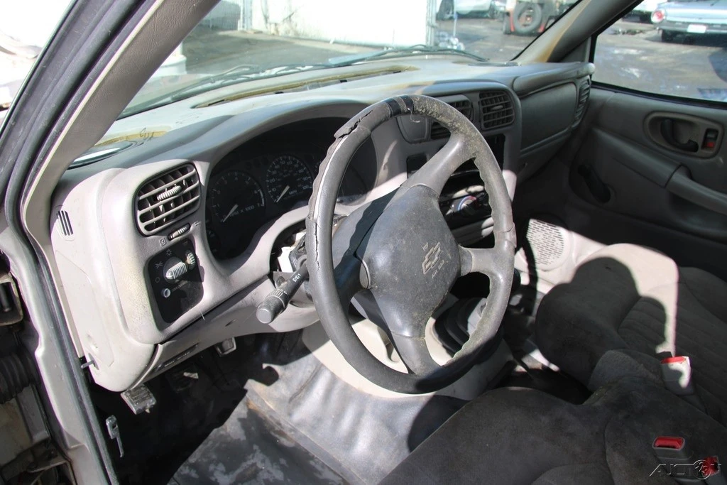 2003 Chevrolet S-10 Blazer 2nd Gen - Image 12 of 21