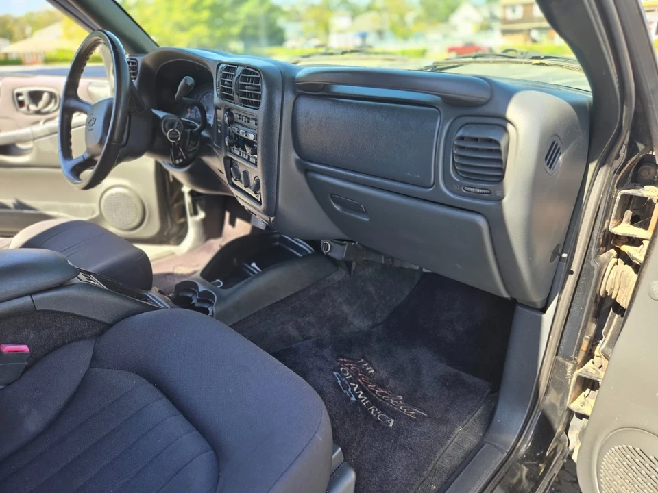 2003 Chevrolet S-10 Blazer 2nd Gen - Image 15 of 21