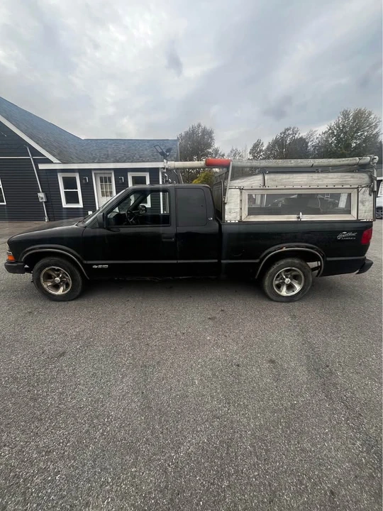 2003 Chevrolet S-10 - Image 3 of 9