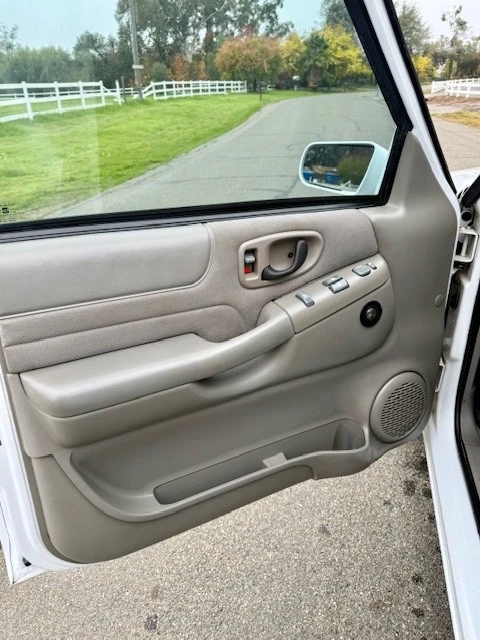 2003 Chevrolet S-10 - Image 15 of 19