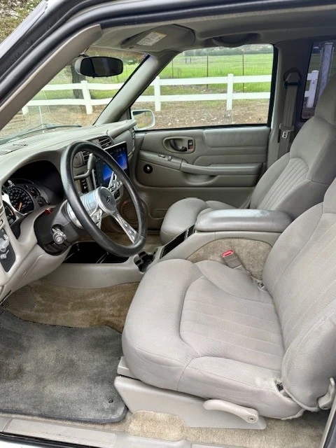 2003 Chevrolet S-10 - Image 9 of 19