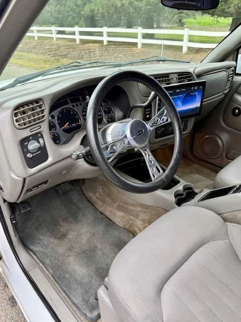 2003 Chevrolet S-10 - Image 10 of 19