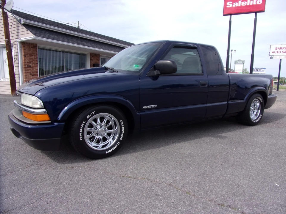 2003 Chevrolet S-10 - Image 4 of 31
