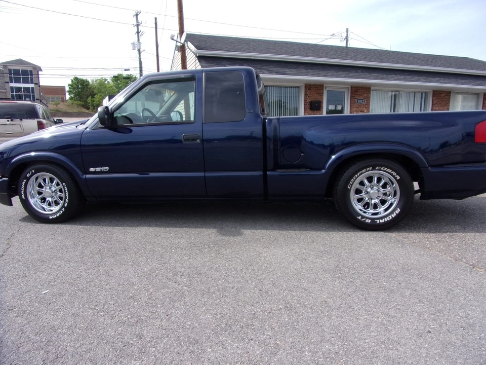 2003 Chevrolet S-10 - Image 8 of 31