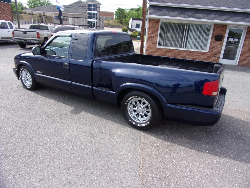 2003 Chevrolet S-10 - Image 9 of 31