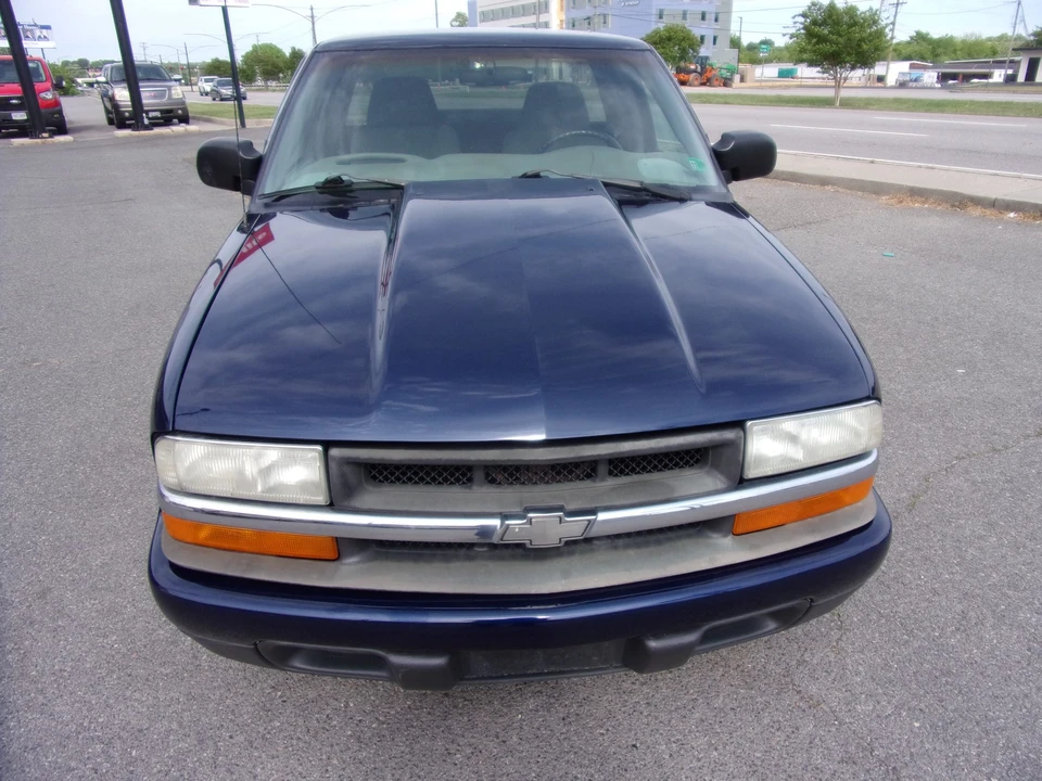 2003 Chevrolet S-10 - Image 26 of 31