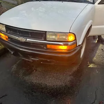 2003 Chevrolet S-10 LS Pickup