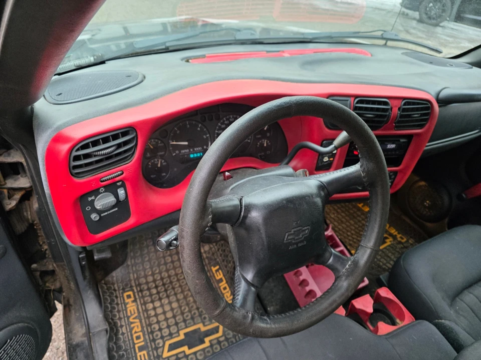 2003 Chevrolet S-10 Blazer 2nd Gen - Image 6 of 15