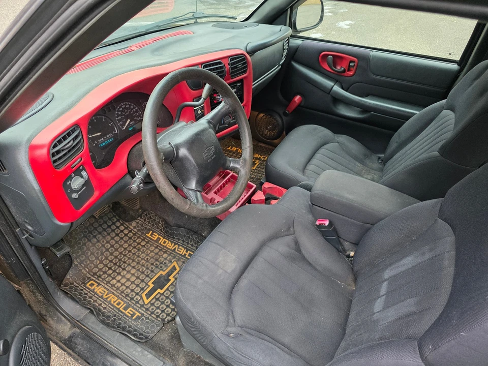 2003 Chevrolet S-10 Blazer 2nd Gen - Image 4 of 15