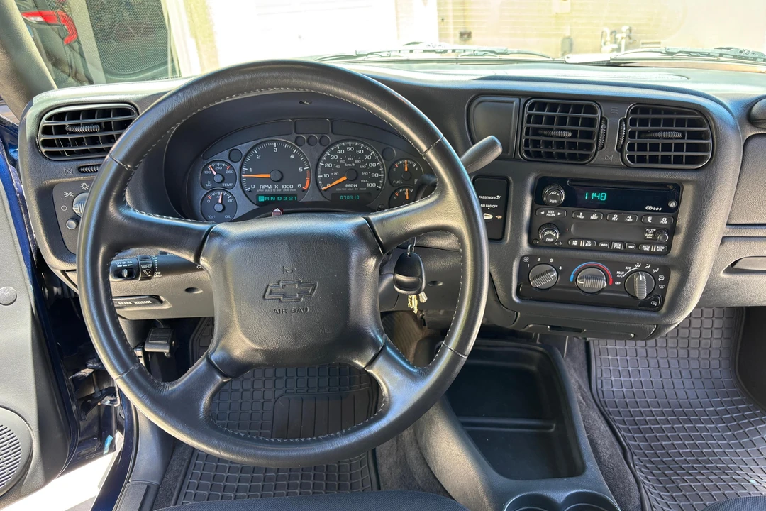2003 Chevrolet S-10 - Image 28 of 31