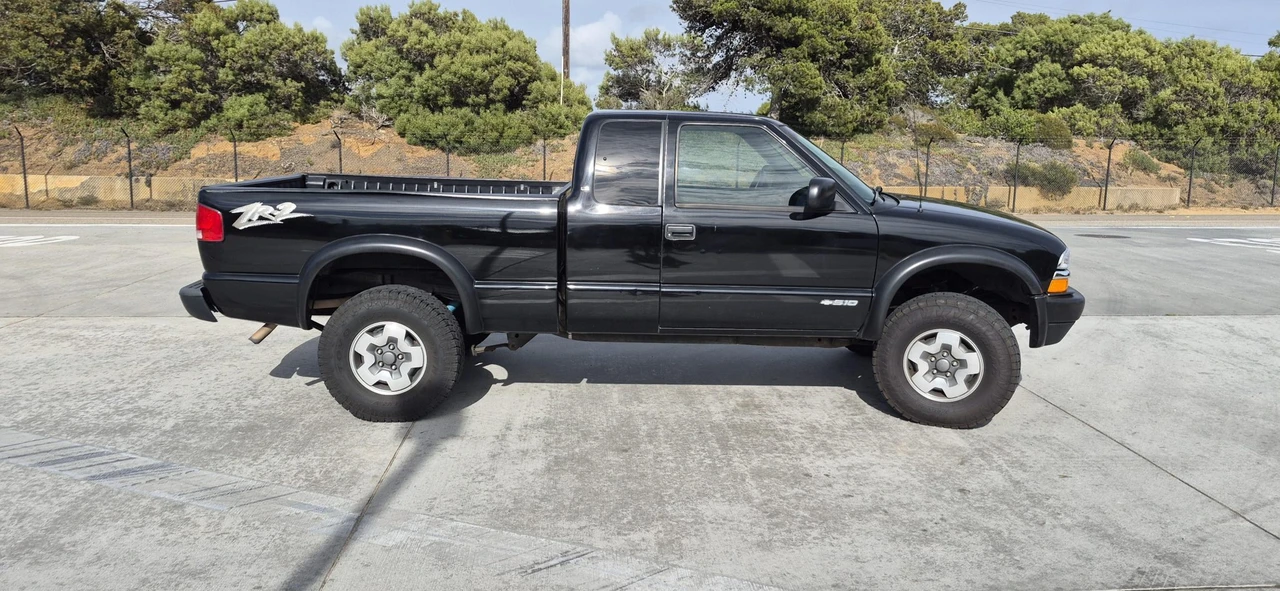 2003 Chevrolet S-10 - Image 26 of 31