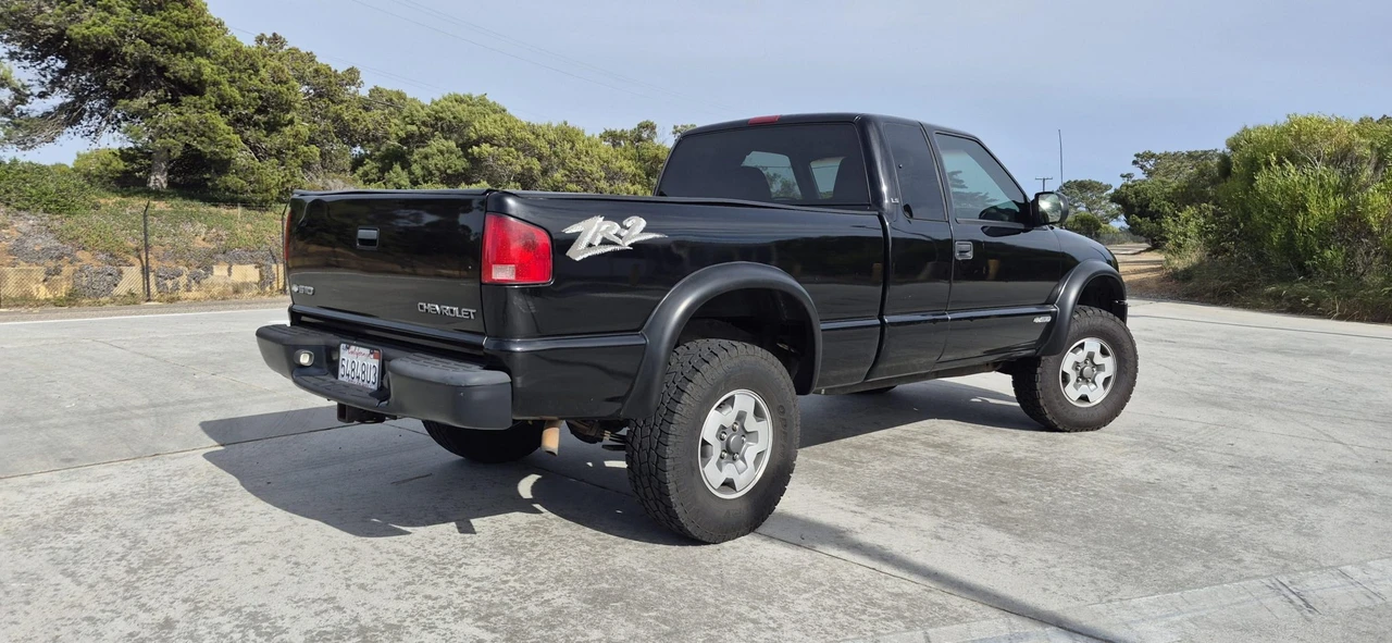 2003 Chevrolet S-10 - Image 23 of 31