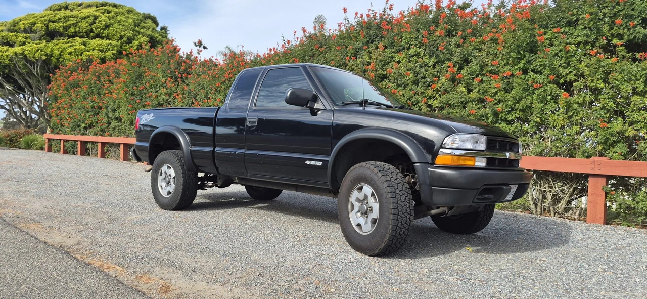 2003 Chevrolet S-10 - Image 4 of 31