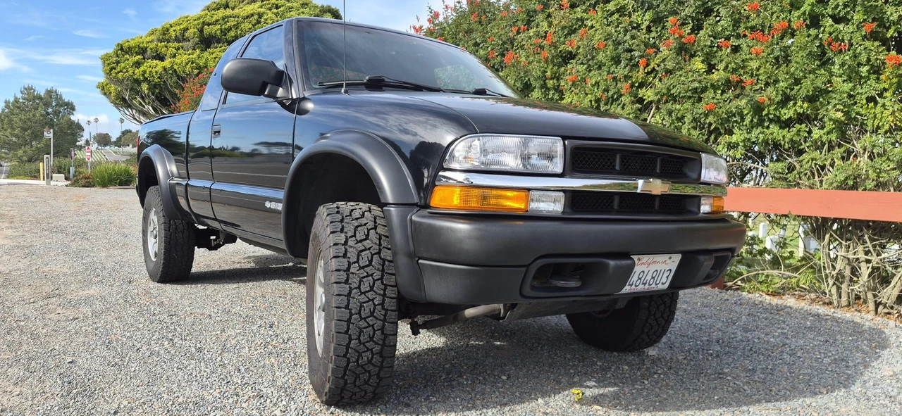 2003 Chevrolet S-10 - Image 6 of 31