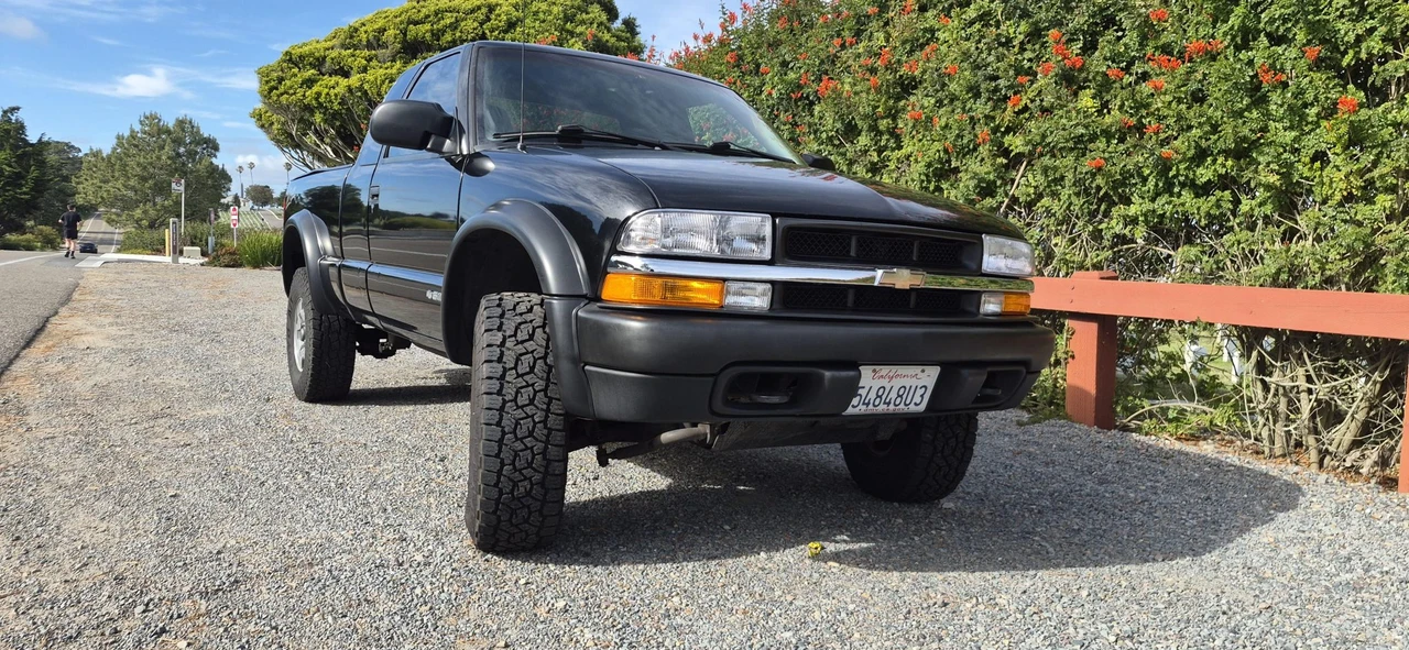 2003 Chevrolet S-10 - Image 8 of 31