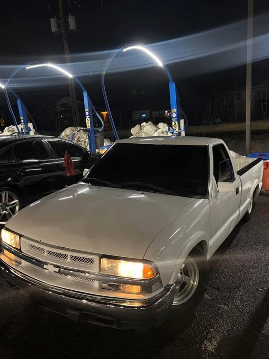2003 Chevrolet S-10 - Image 2 of 4