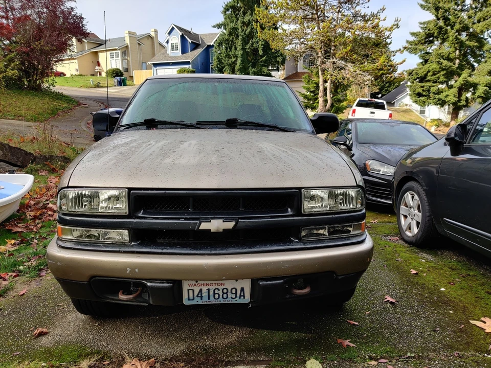 2003 Chevrolet S-10 - Image 2 of 19